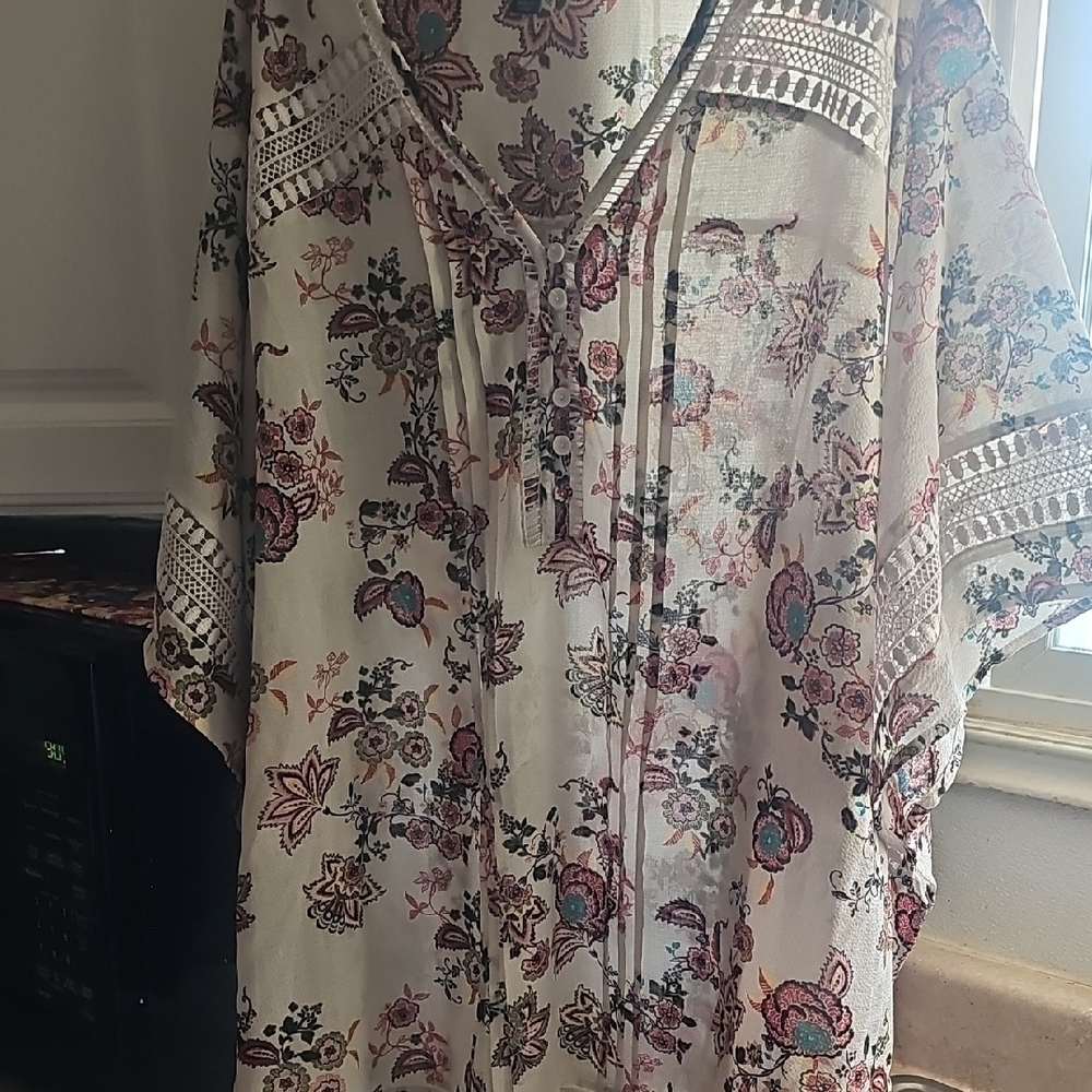 🍀Cream and Pink Embellished Tunic with Relaxed Fit